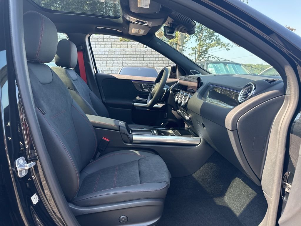 2026 Mercedes-Benz GLA AMG GLA 35 - Photo 37