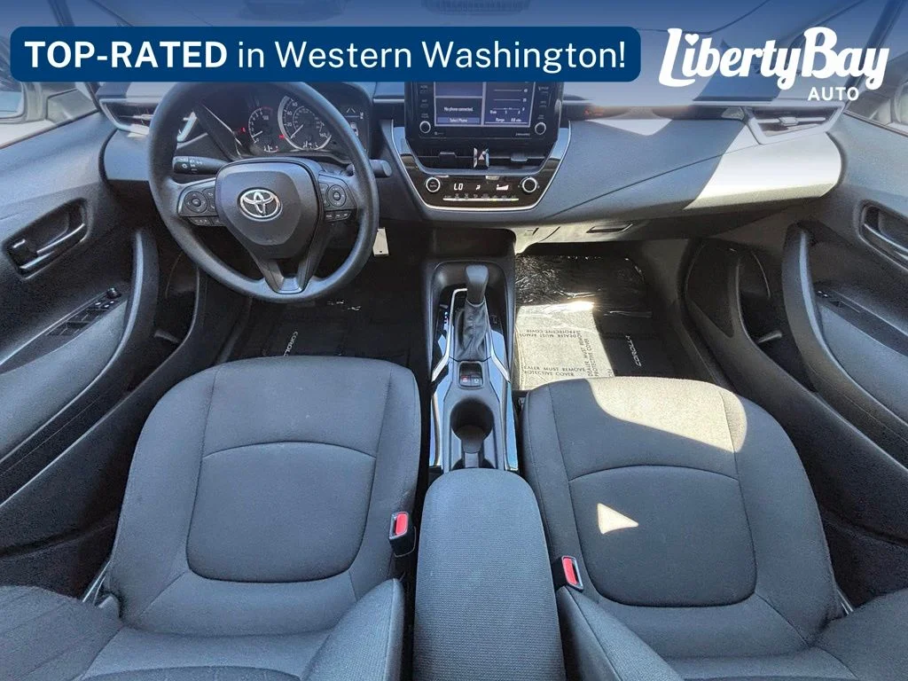Used 2022 White Toyota LE image 20