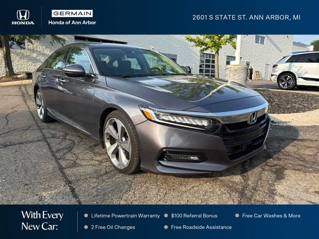 Used 2018 Modern Steel Metallic Honda Touring 2.0T image 11