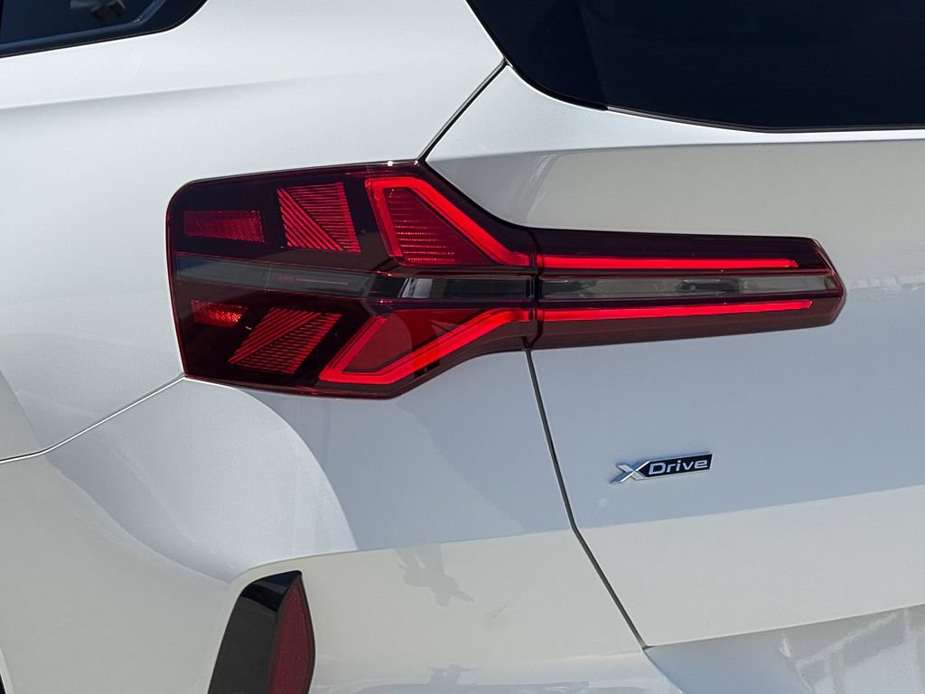 New 2026 Alpine White BMW 30 xDrive image 6