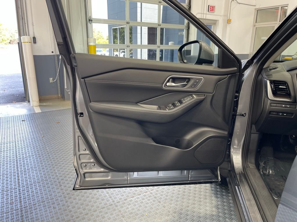 2026 Nissan Rogue Platinum - Photo 20