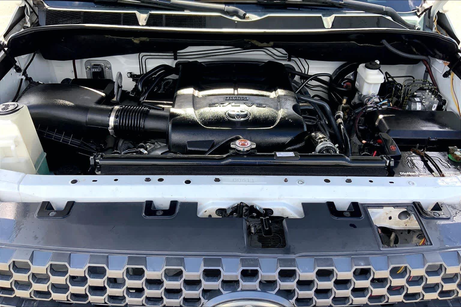 Used 2020 Super White Toyota SR5 image 31