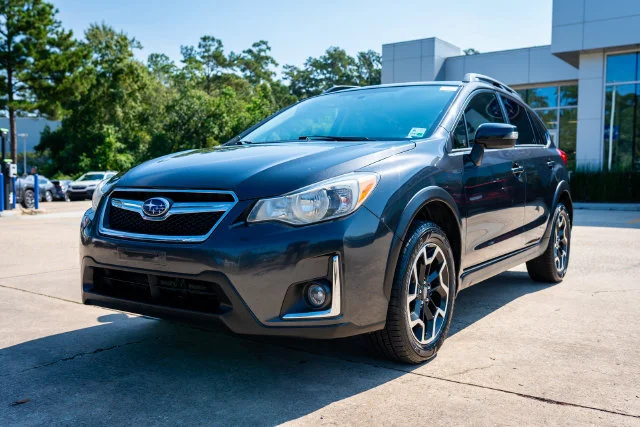 Used 2017 Dark Gray Metallic Subaru Limited image 11