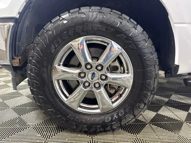 Used 2019 Oxford White Ford XLT image 10