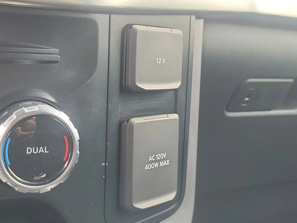 Used 2023 Silver Ford Lariat image 27
