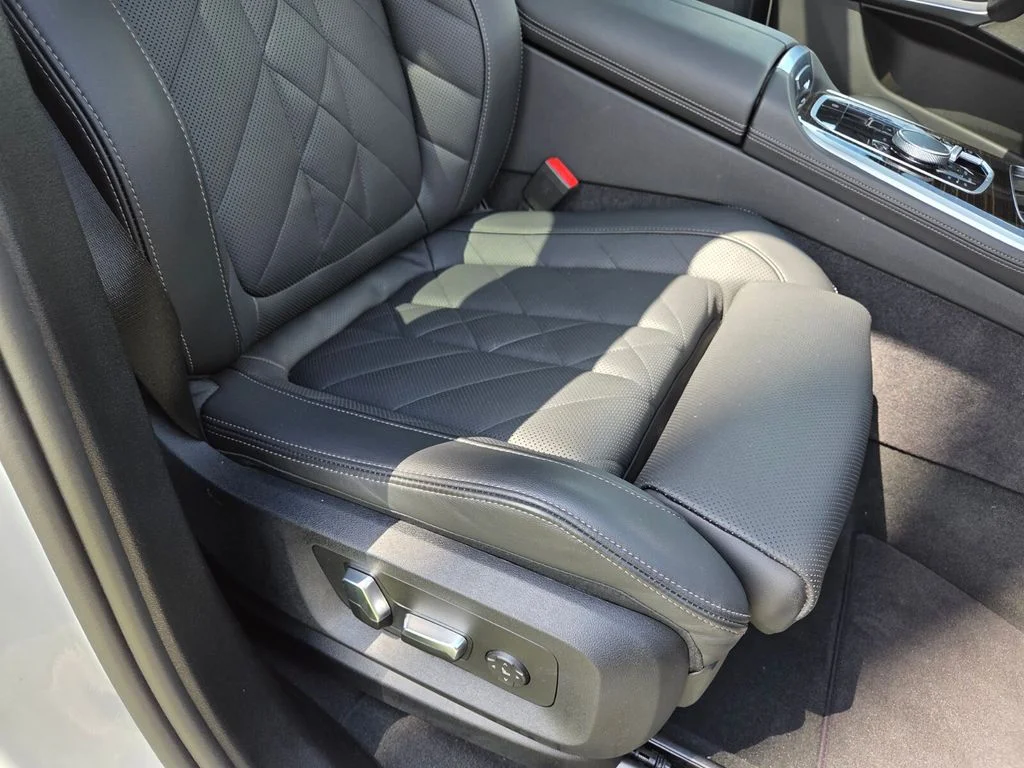 Used 2026 White BMW xDrive40i image 30