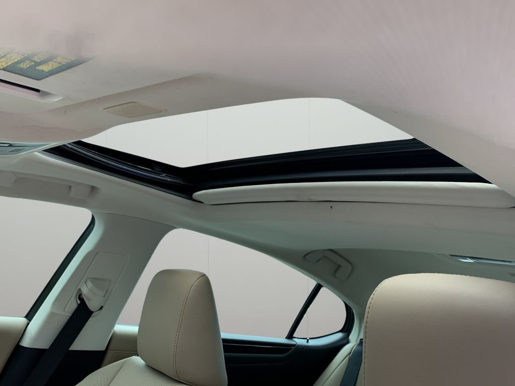 2021 Lexus ES 350 - Photo 32