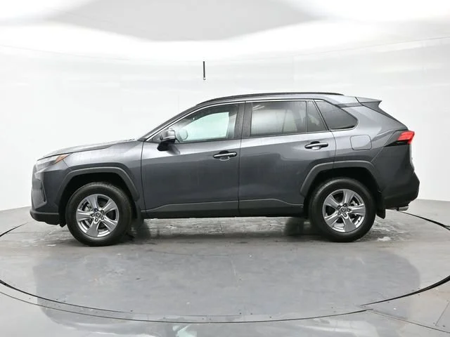 Used 2022 Magnetic Gray Met Toyota XLE image 4