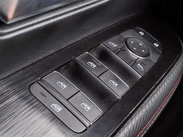 Used 2025 Black Nissan SR image 26