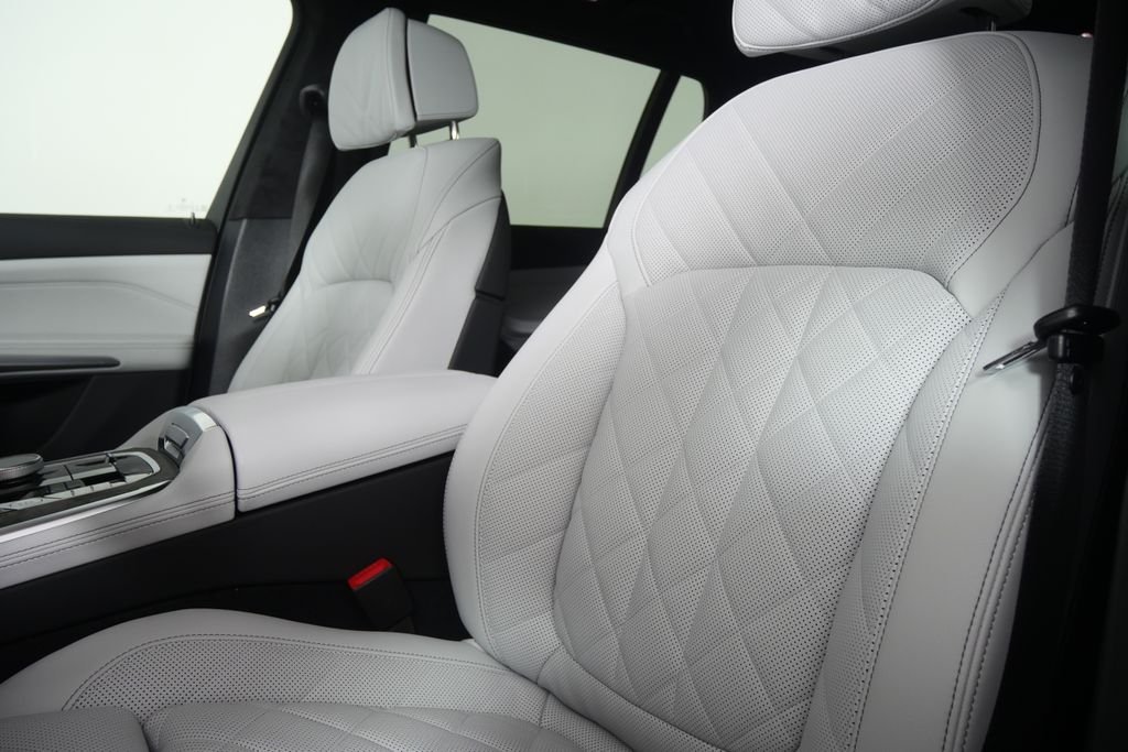 New 2027 Alpine White BMW xDrive40i image 10