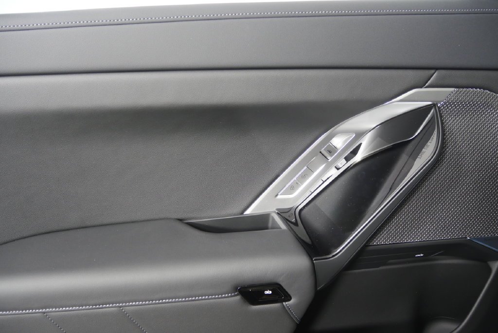 New 2026 Black Sapphire Metallic BMW xDrive60 image 13
