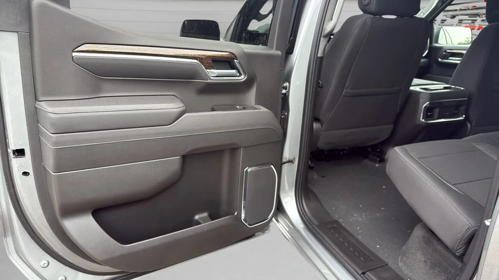 New 2026 Sterling Metallic GMC Elevation image 35