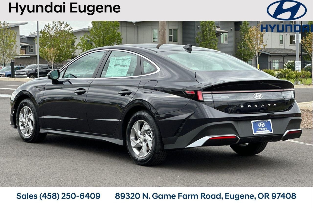 New 2025 Blue Hyundai SE image 7