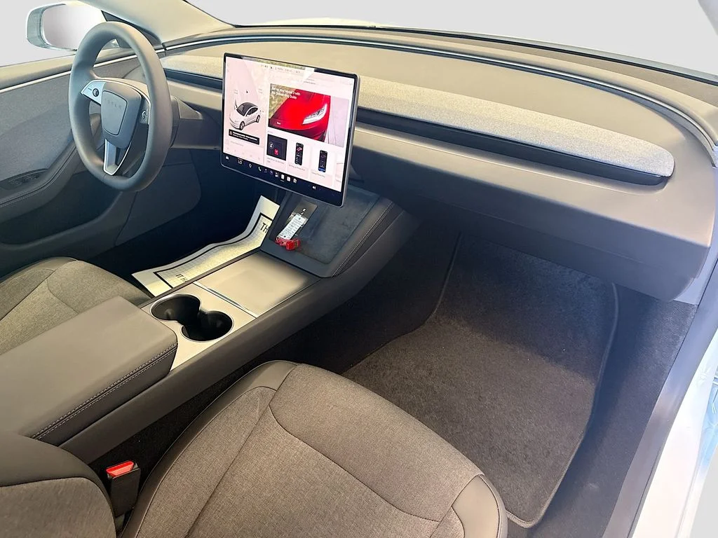 Used 2025  Tesla Standard image 24