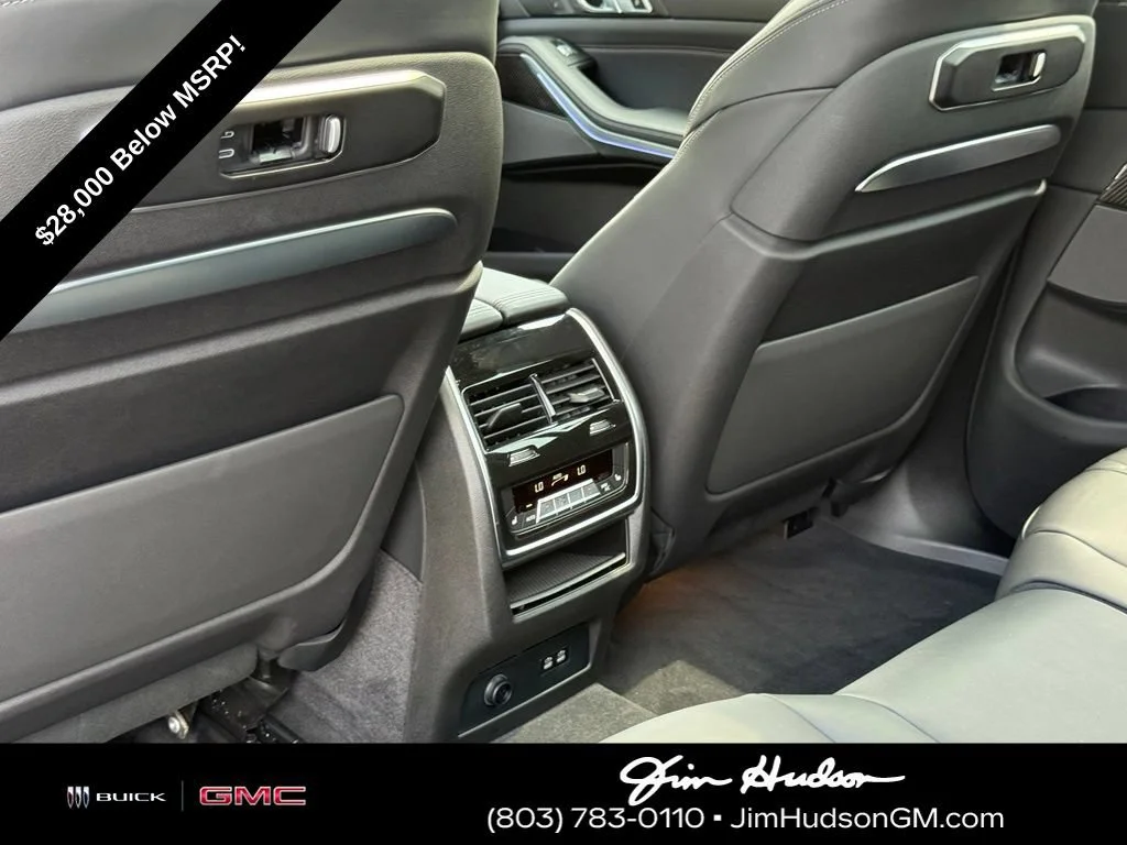 Used 2024 Gray BMW M60i image 28