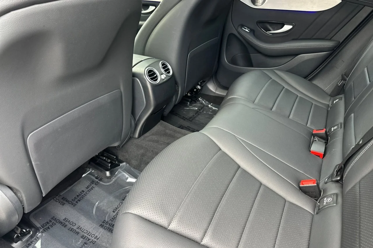 Used 2023 Polar White Mercedes-Benz GLC 300 image 11