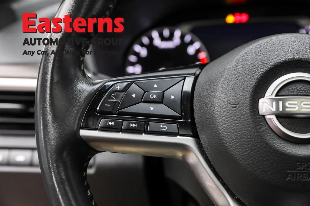 Used 2023 Red Nissan 2.5 SL image 15
