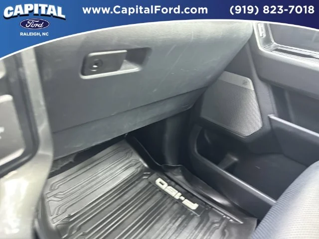 Used 2023 Black Ford Lariat image 28