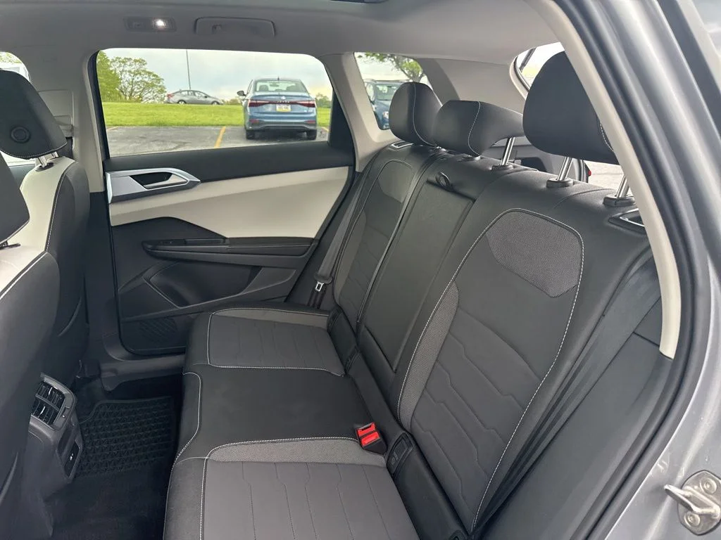 2025 Volkswagen Taos SE - Photo 39