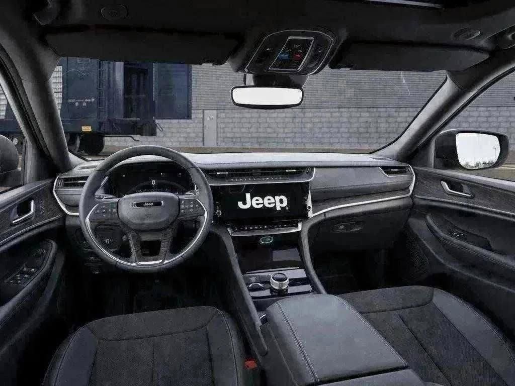 New 2026 Bright White Clear-Coat Exterior Paint Jeep Altitude image 41