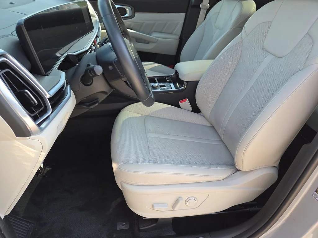 Used 2025 Wolf Gray Kia X-Line SX image 6