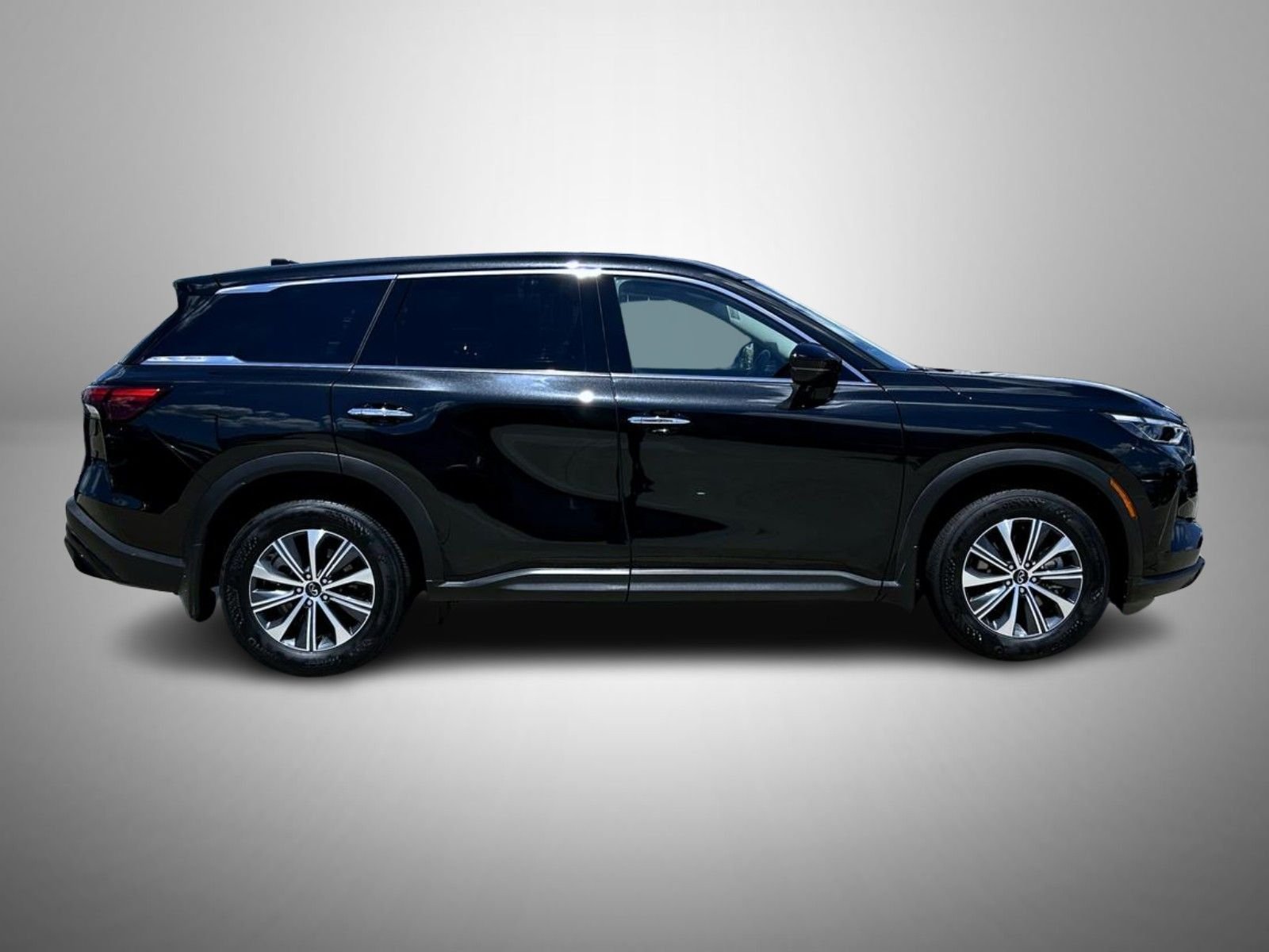 Used 2025 Black INFINITI PURE image 4