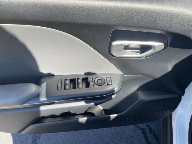 2025 Kia K4 LXS - Photo 15