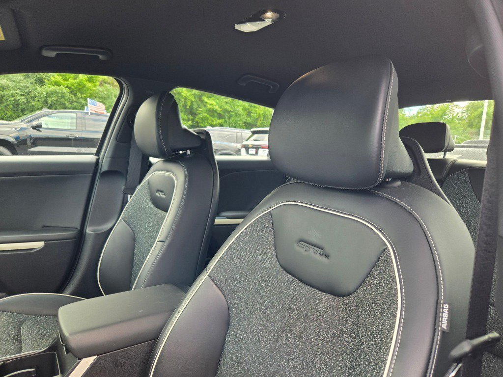 2025 Kia K4 GT-Line - Photo 24