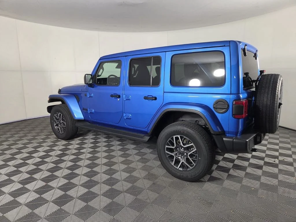 New 2026 Hydro Blue Pearl-Coat Exterior Paint Jeep Sahara image 6
