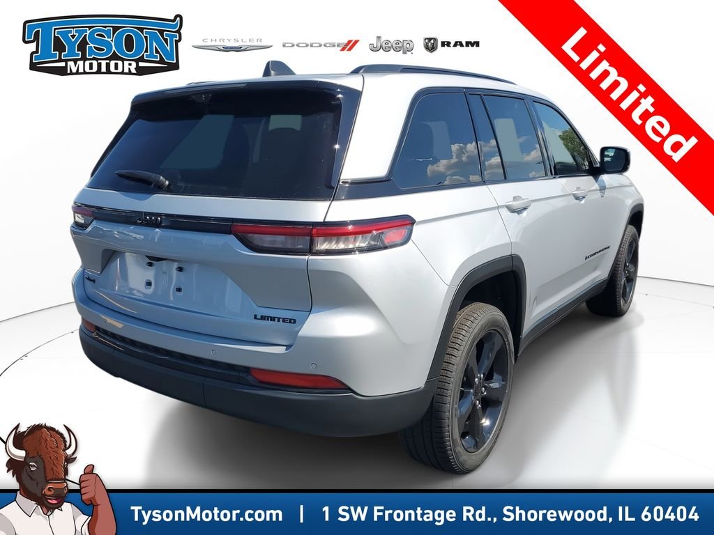 New 2025 Silver Zynith Exterior Paint Jeep Limited image 4