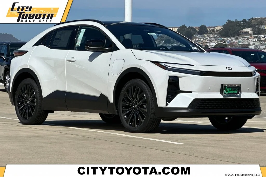 2027 Toyota C-HR  XSE
