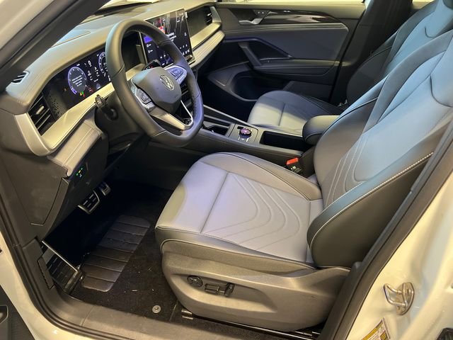 New 2026 White Volkswagen 2.0T SE R-Line Black image 7