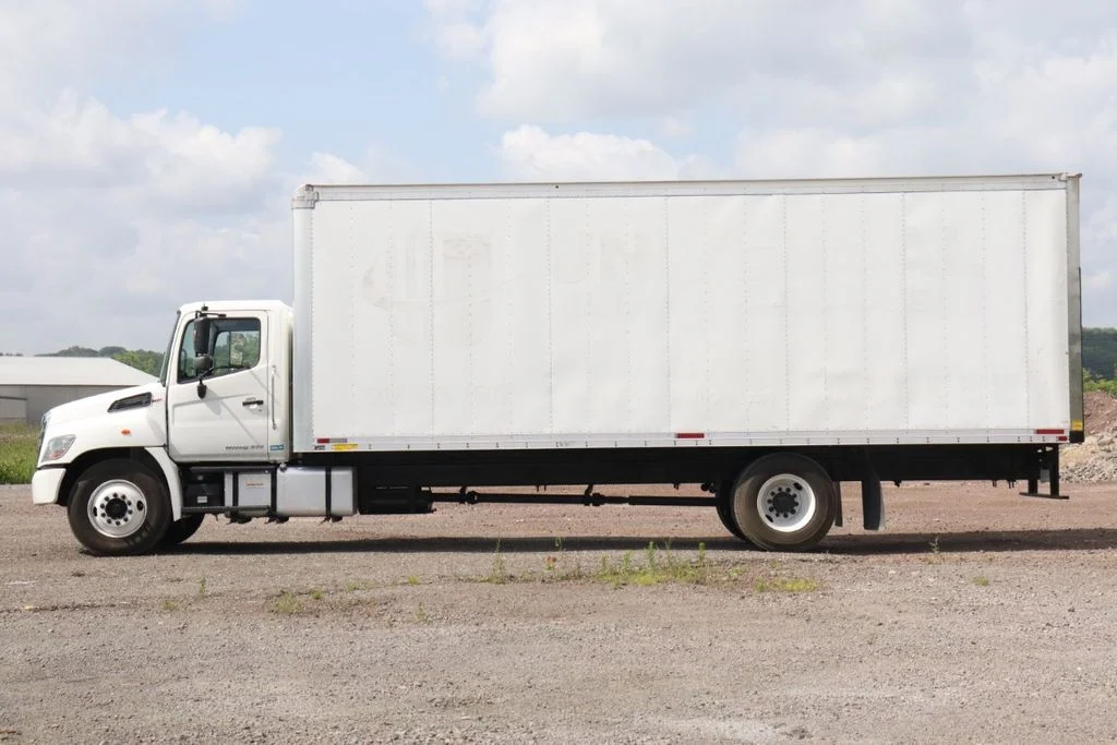 Used 2020  Hino 268 image 6