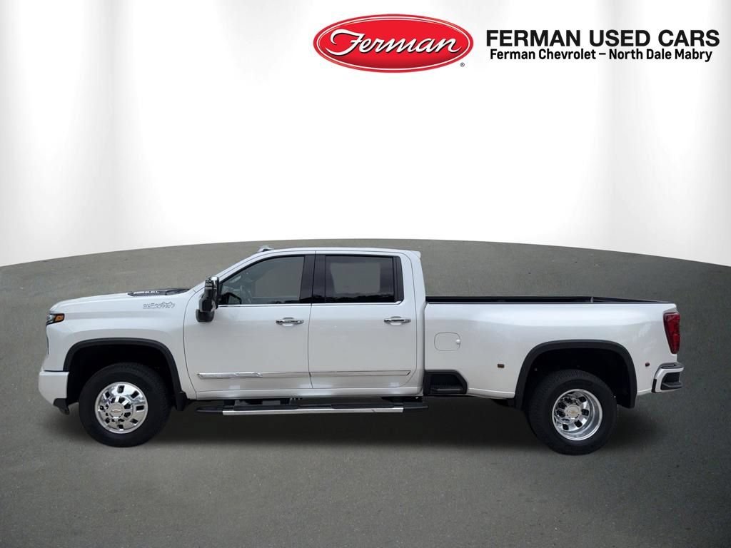 Used 2025 Iridescent Pearl Tricoat Chevrolet High Country DRW image 12