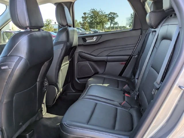 Used 2023 Silver Metallic Ford Platinum image 10