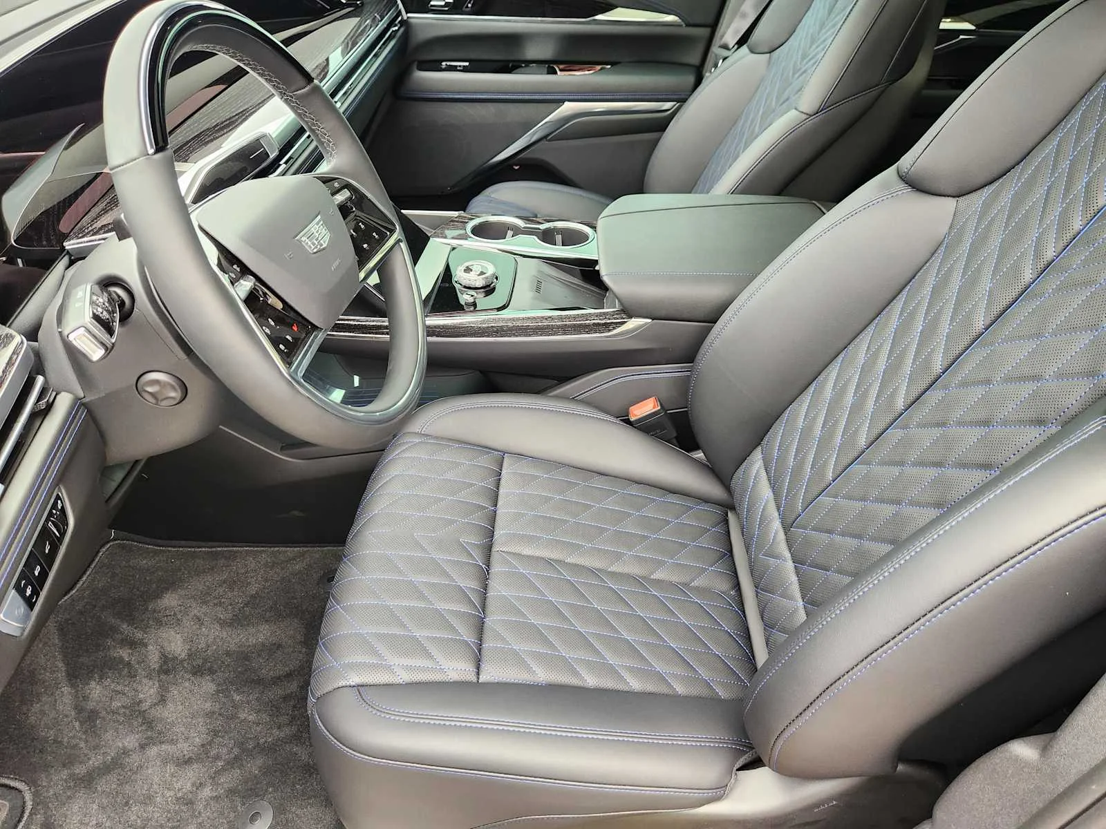 2026 Cadillac Escalade IQ Luxury - Photo 8