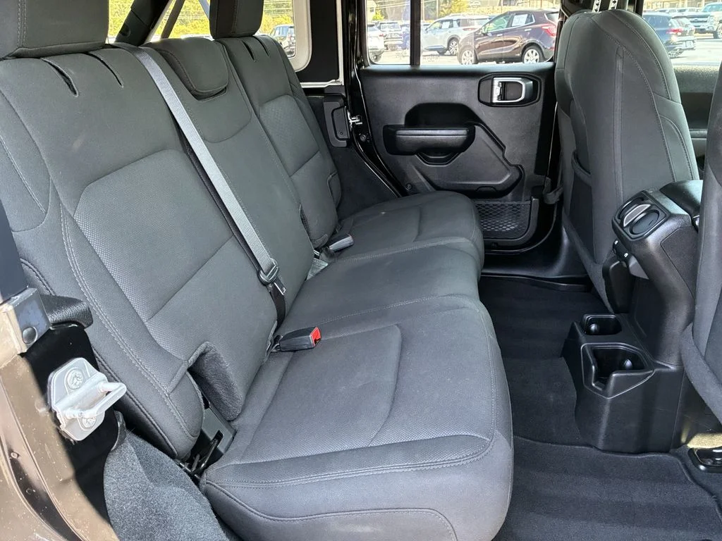 Used 2022 Black Jeep Unlimited Sport Altitude image 19