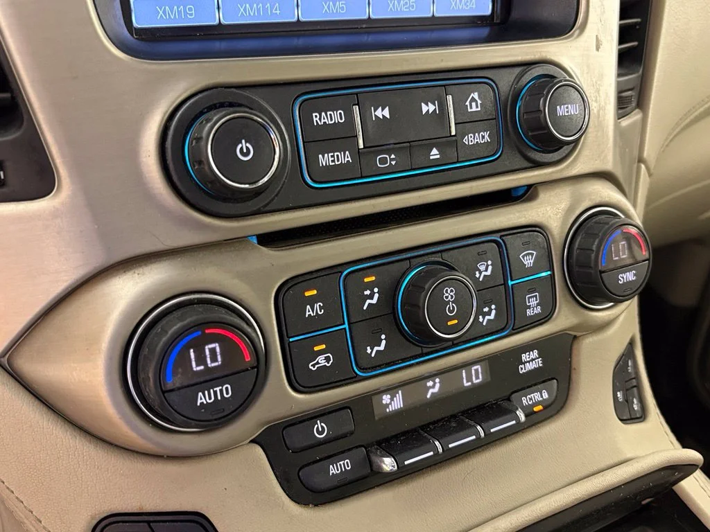 Used 2019 White GMC Denali image 34