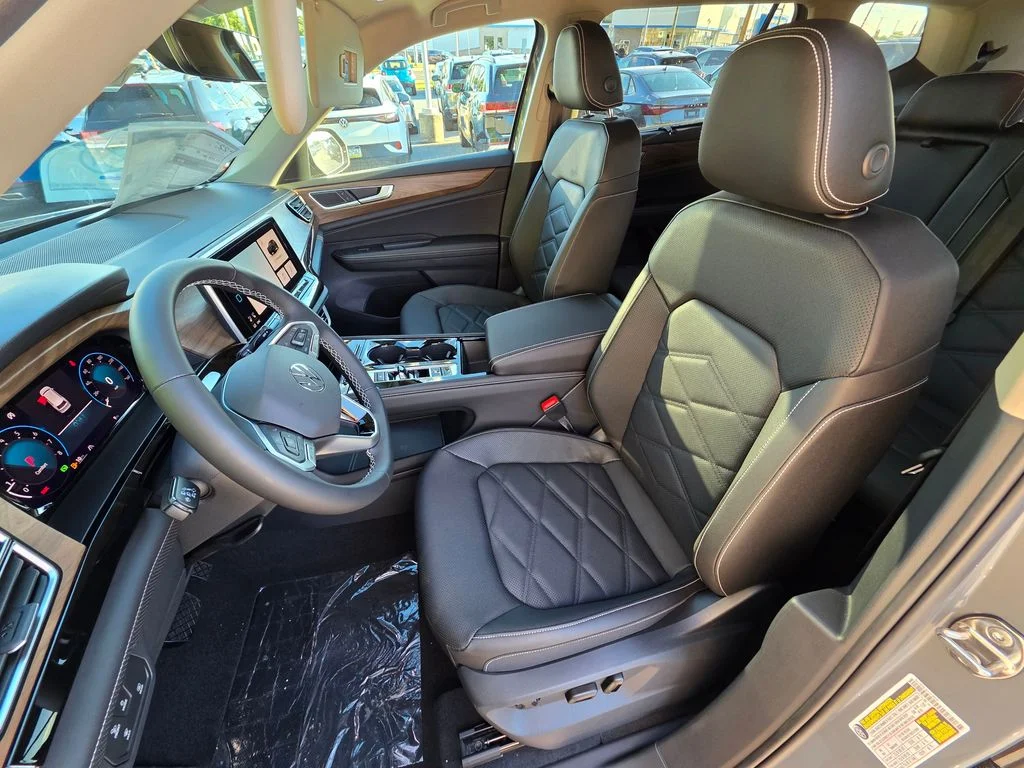 New 2026 Pure Gray Volkswagen 2.0T SE w/Technology image 11