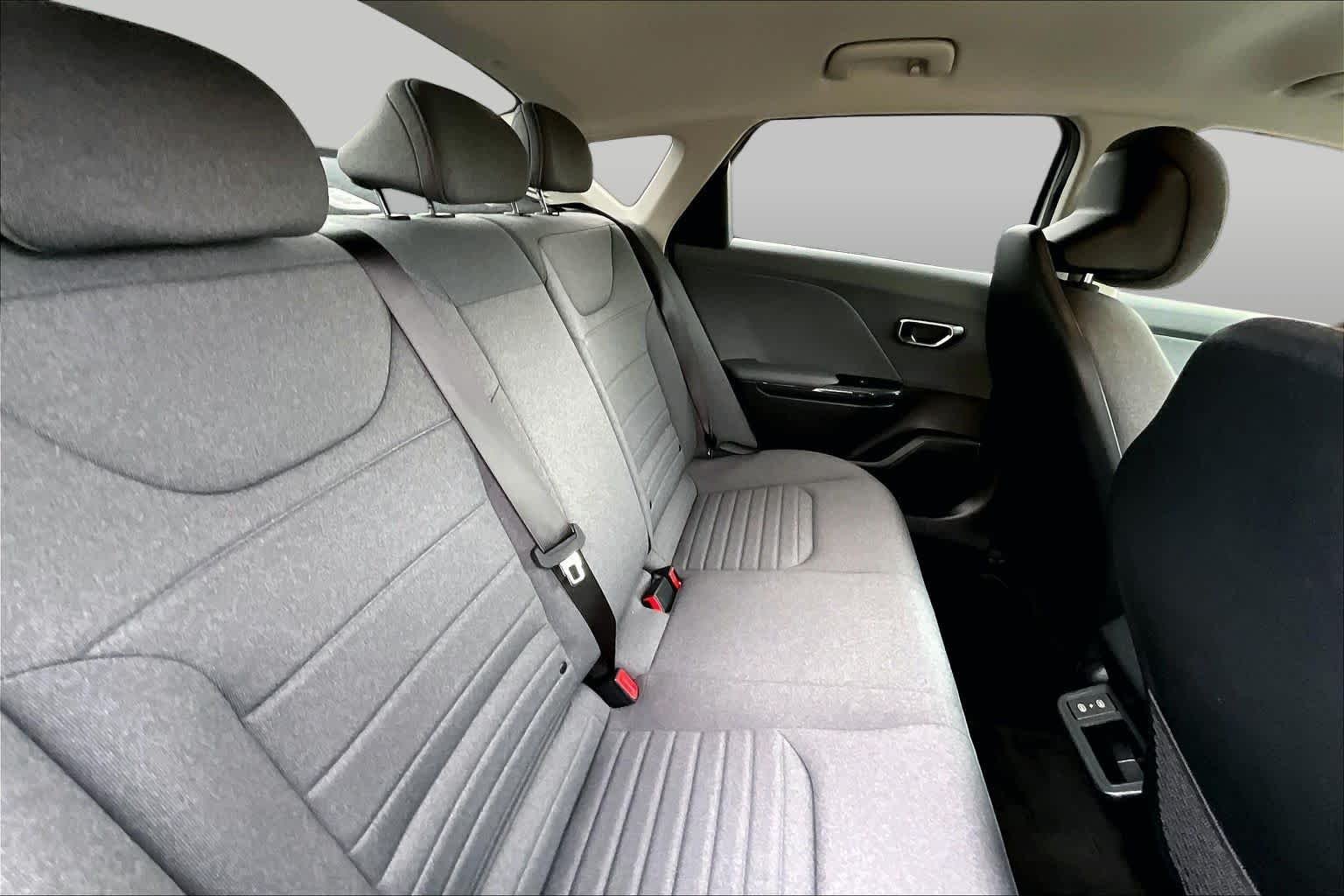 Used 2025 Snow White Pearl Kia EX image 20