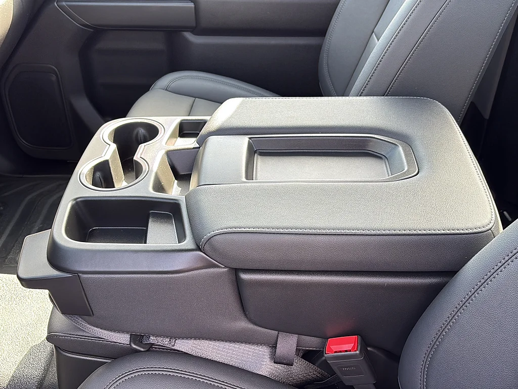 Used 2025 Summit White Chevrolet  image 26