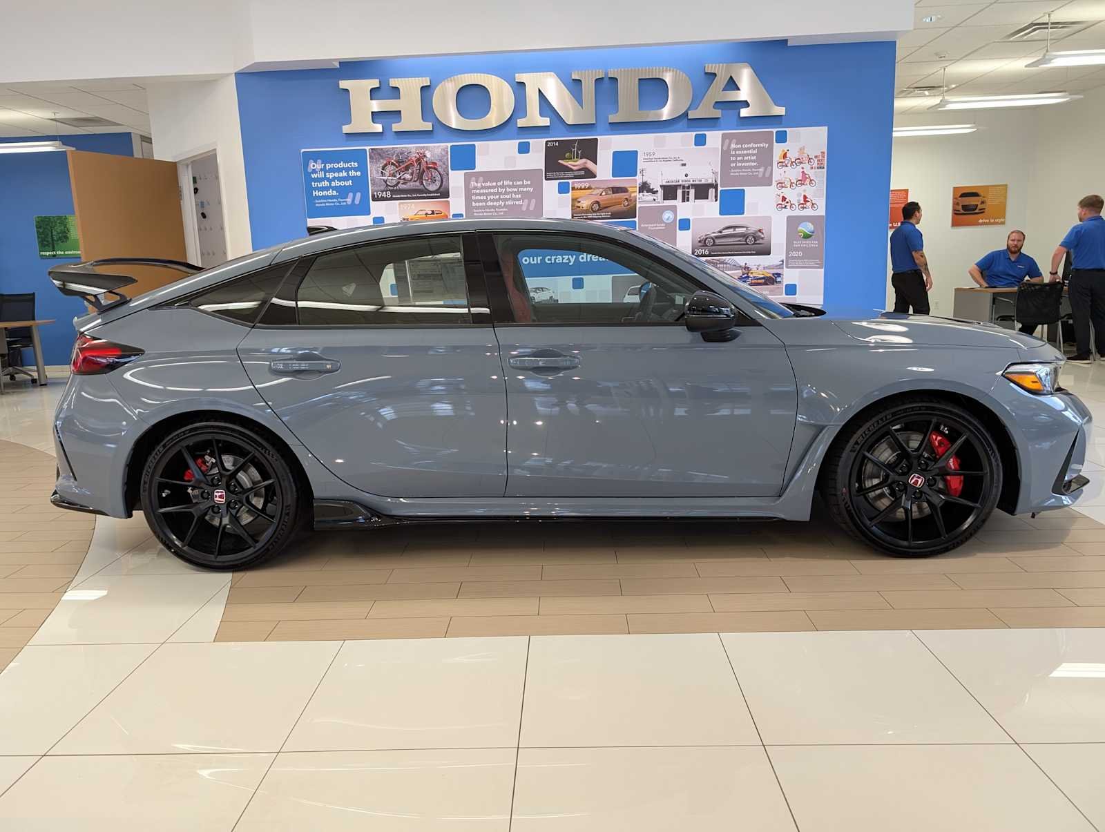 2025 Honda Civic Hatchback Type-R - Photo 6