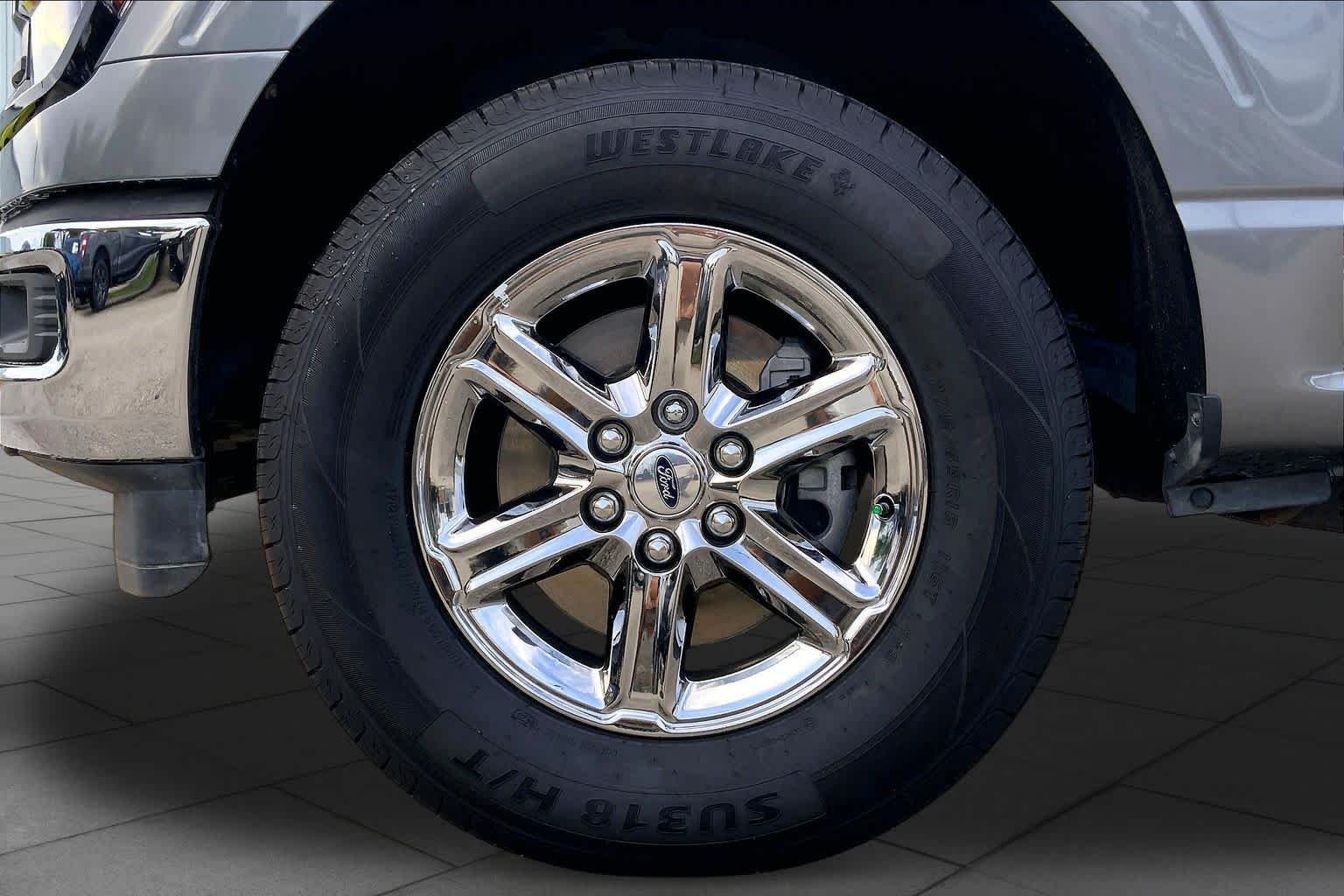 Used 2024 Carbonized Gray Ford XLT image 17