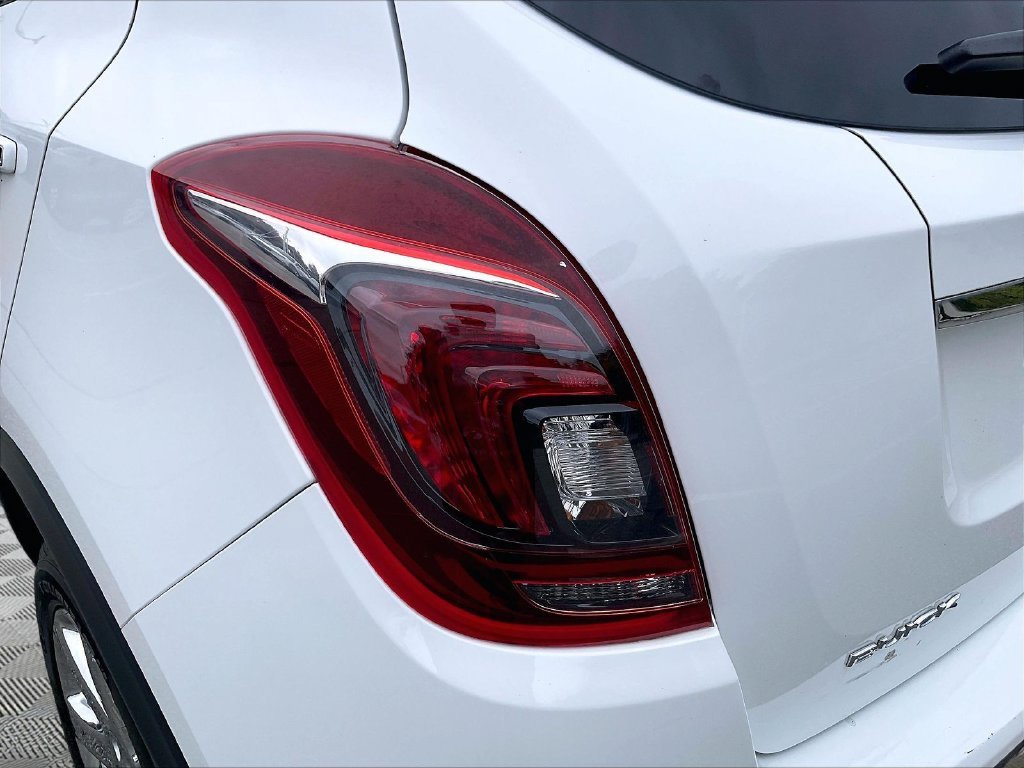 Used 2017 White Buick Essence image 32
