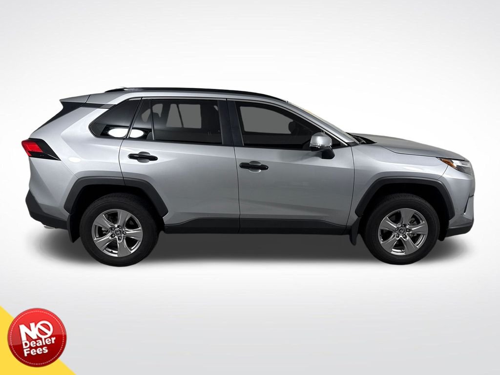 2025 Toyota RAV4 XLE - Photo 2