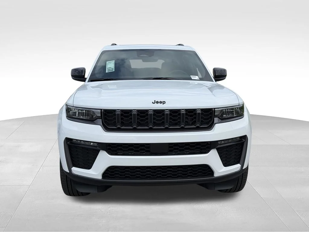 New 2026 Bright White Clear-Coat Exterior Paint Jeep Limited image 9