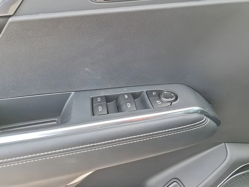 New 2026 Sterling Metallic GMC Elevation image 31