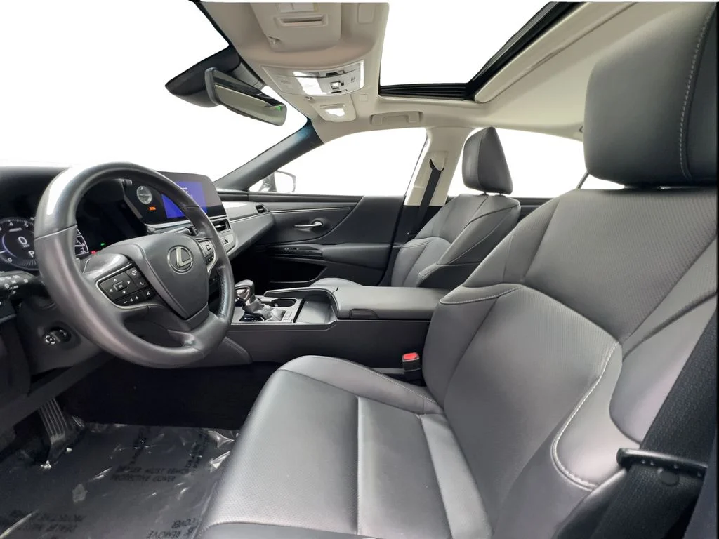 Used 2023 Black Lexus 350 image 21