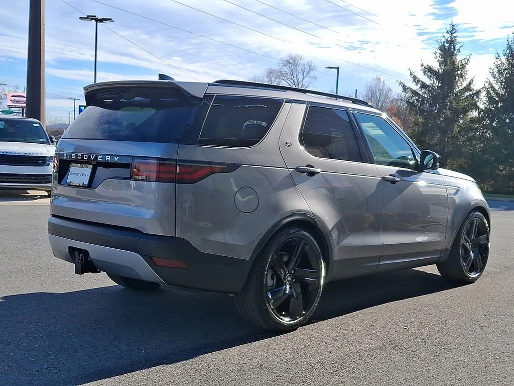 Certified Used 2025 Eiger Gray Metallic Land Rover S image 3