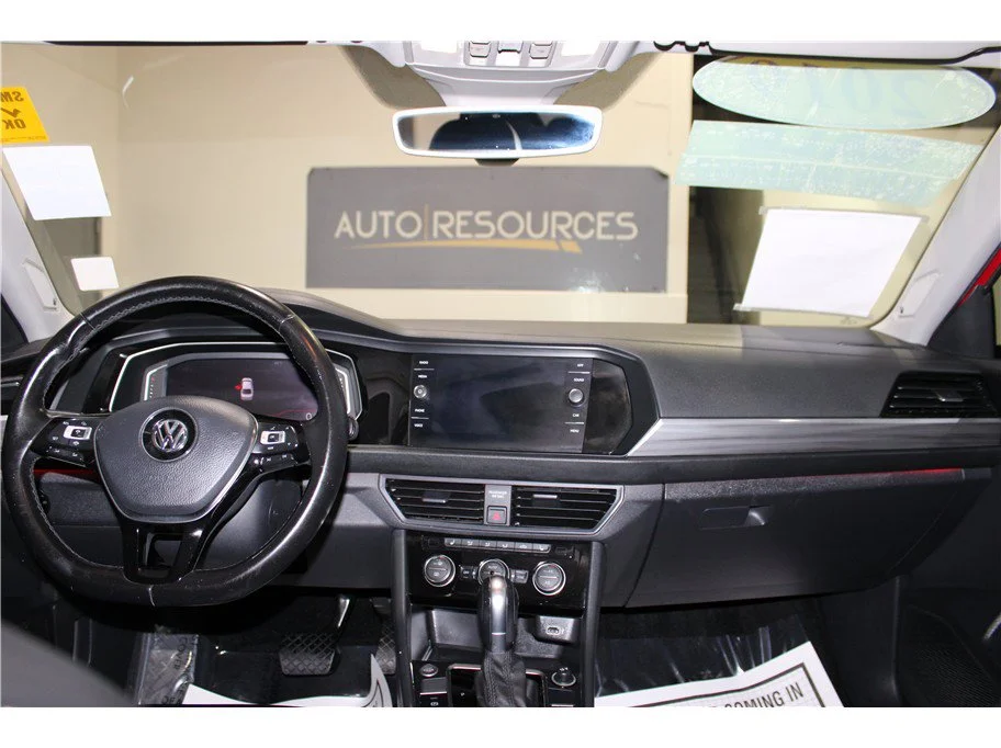 Used 2019 Red Volkswagen SEL image 14